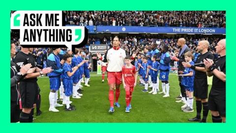 Liverpool received a guard of honour from Arsenal