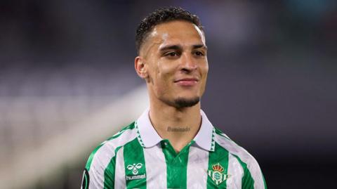 Antony in Real Betis kit