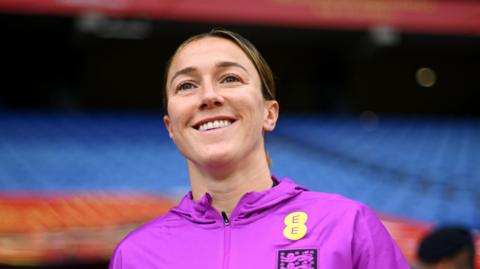 Lucy Bronze arrives