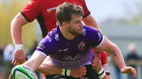 Ruaridh Dawson in action for Cornish Pirates