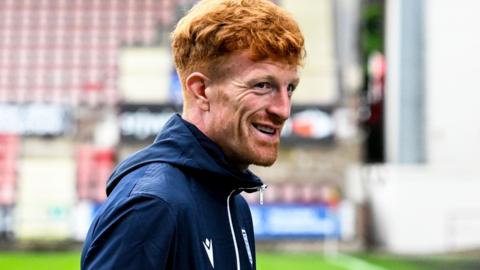 Dundee striker signing Simon Murray