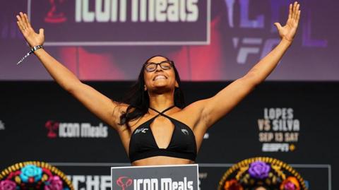 Alice Pereira weighs in at a UFC event