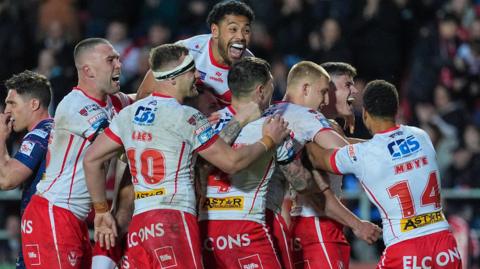 St Helens celebrate against Leeds