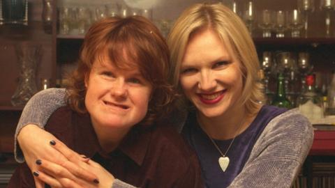 Jo Whiley with her sister Frances (left)