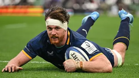 Ryan Baird scores for Leinster