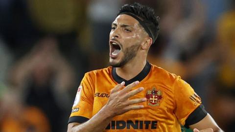 Late Raul Jimenez penalty rescues point for Wolves v Blackburn