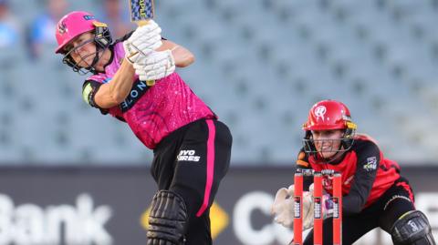 Ellyse Perry plays a shot