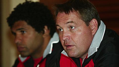 Colin Charvis a Steve Hansen