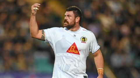 Exeter Chiefs' Marcus Street pointing over to his team