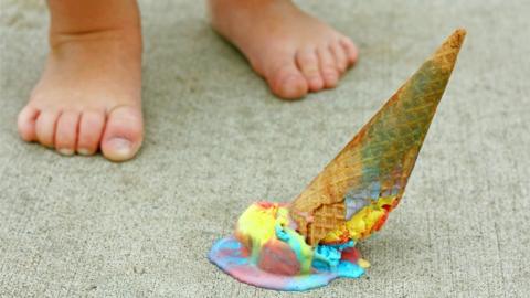 Child drops ice cream