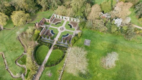 Gardd y Galon, Gerddi Dyffryn