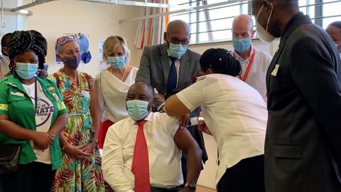 Cyril Ramaphosa gets the Johnson & Johnson vaccine