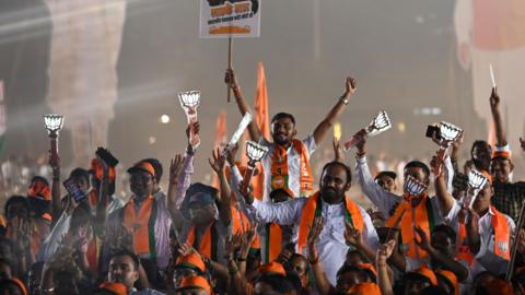 MUMBAI, INDIA - NOVEMBER 14: Supporters of Mahayuti attended the public rally at Shivaji Park in Dadar where Prime Minister Narendra Modi addressed a public rally as part of the election campaign for Mahayuti on November 14, 2024 in Mumbai, India. (Photo by Raju Shinde/Hindustan Times via Getty Images)
