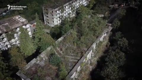 Abandoned buildings in Akarmara