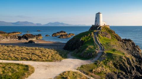 Llanddwyn