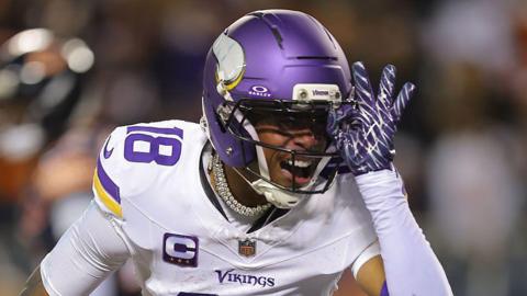 Justin Jefferson celebrates a touchdown for the Minnesota Vikings against the Chicago Bears