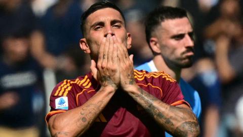 Lorenzo Pellegrini celebrates