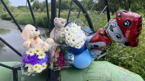 Flowers and other tributes