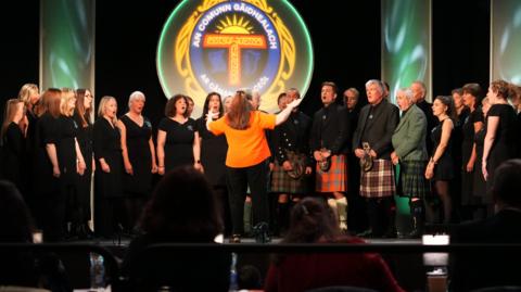 Còisir Ghàidhlig Loch Abair aig Mòd a' Ghearasdain ann an 2026