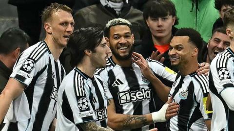 Newcastle celebrate against Qarabag