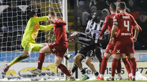 St Mirren v Aberdeen