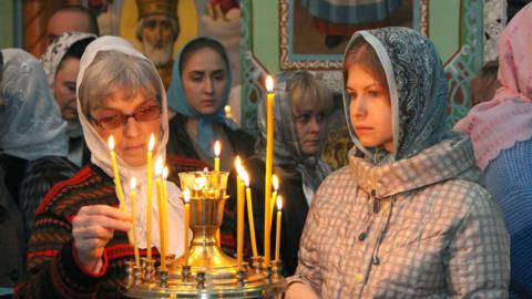 Ukrainian worshippers in Makiivka, Donetsk region, 8 Apr 18