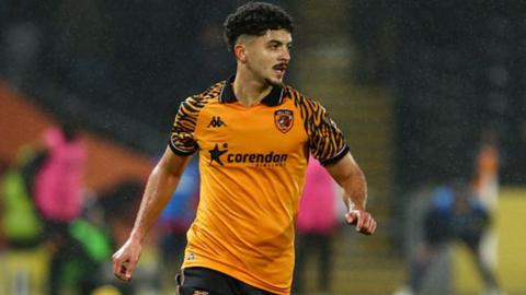 Hull forward Mohamed Belloumi