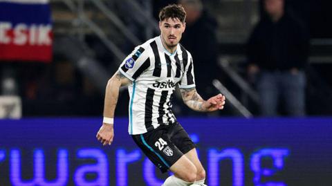 Ivan Mesik of Heracles Almelo during the Dutch Eredivisie match between Heracles Almelo v FC Utrecht at the Asito Stadium on March 6, 2026 in Almelo Netherlands.