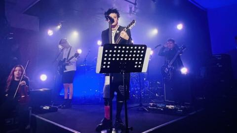 Yungblud performing for 91ȱ Radio 1 on Wednesday