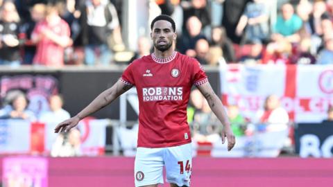 Zak Vyner on the pitch