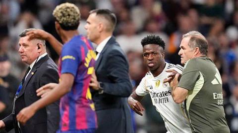 Vinicius Jr tries to confront Lamine Yamal after Real Madrid beat Barcelona in October 2025
