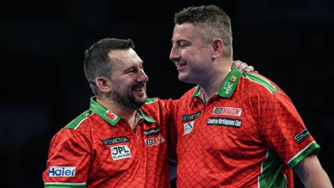 Wales pair Jonny Clayton and Nick Kenny 