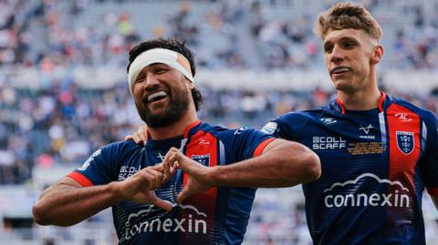 Peta Hiku celebrates for Hull KR against Salford Red Devils at the 2025 Magic Weekend