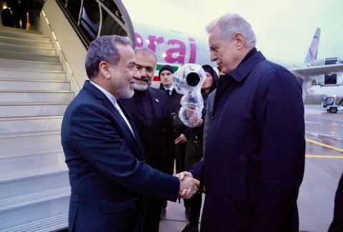 امریکہ، ایران مذاکرات میں تعطل کے بعد ایشیائی منڈیوں میں تیل کی قیمت میں اضافہ: ’آبنائے ہرمز کے حوالے سے ایرانی وزیر خارجہ سے اچھی بات چیت ہوئی،‘ عمان