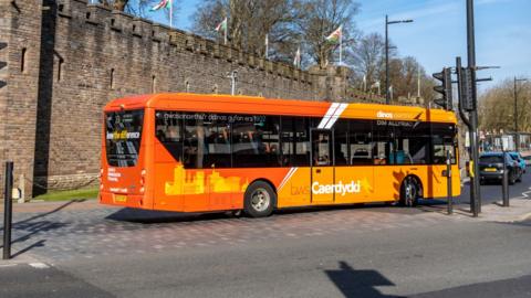 Bws caerdydd