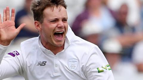 Hampshire all-rounder Felix Organ has signed a new deal that will keep him at the club until at least the end of 2024.