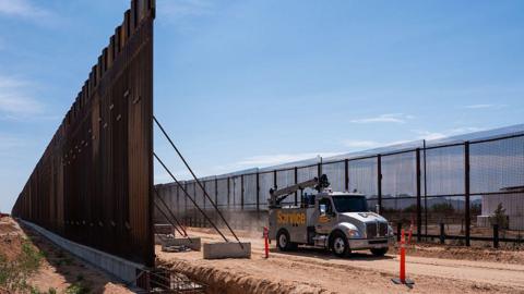 Border wall construction in El Paso, Texas 