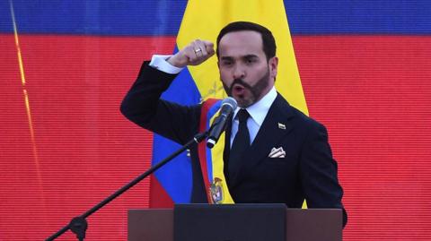 Abelardo de la Espriella asume como presidente y critica el 
