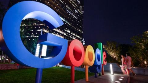 Google is said to be working on a search engine that would bow to the censorship demands of Beijing