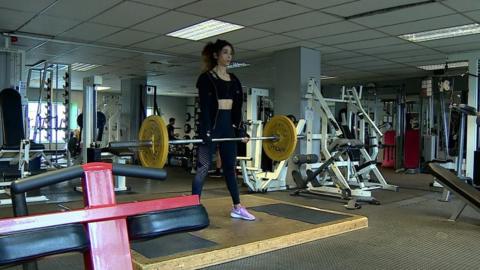 Aroosha lifting weights