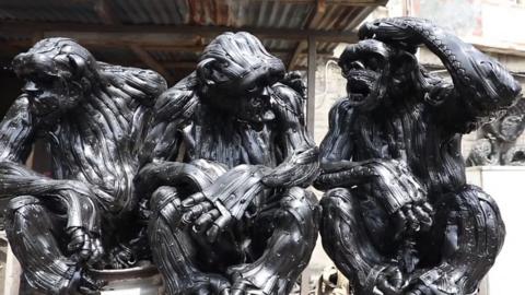 Monkey scultpures made from tyres