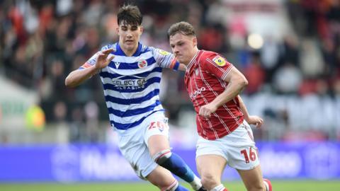 Reading's Cesare Casadei and Cameron Pring of Bristol City