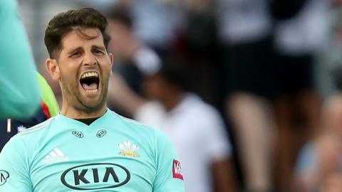 Jade Dernbach in action for Surrey