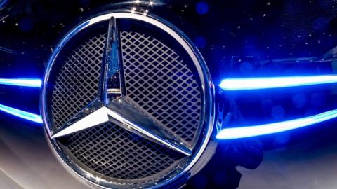 Mercedes Benz badge