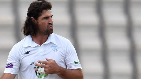 Colin de Grandhomme of Hampshire.