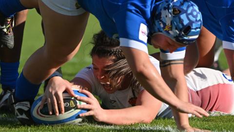 Abbie Ward scores England's second try