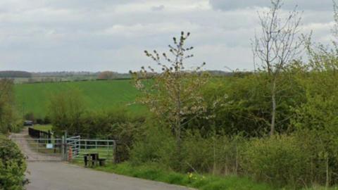 Field north of Willow Road