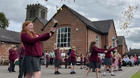 Dathliad yr ysgol