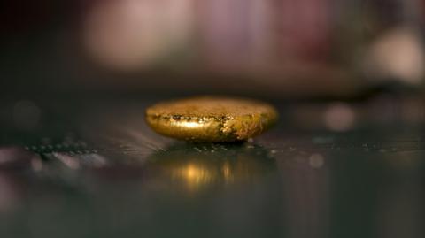 Spherule of gold on top of a circuit board