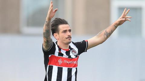 Jamie Walker scores for Grimsby